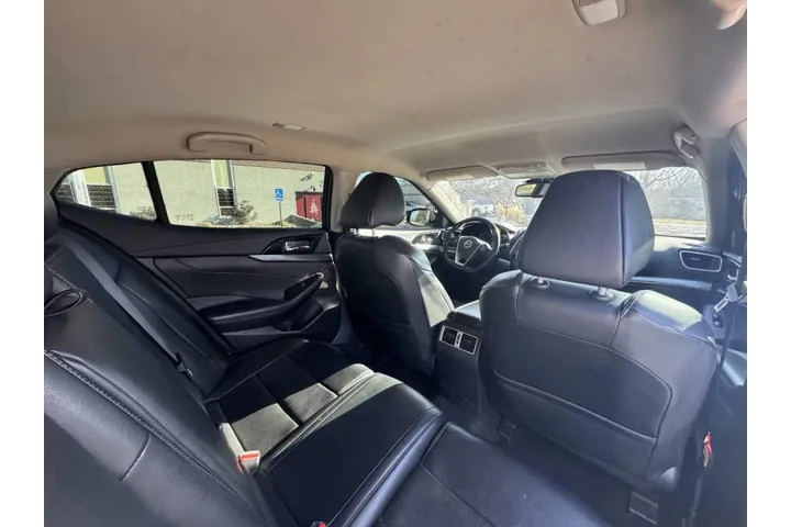 $12999 : 2021 Maxima 3.5 SV image 9