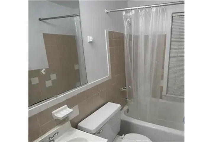 $1850 : Rental property with 0 bedro image 3