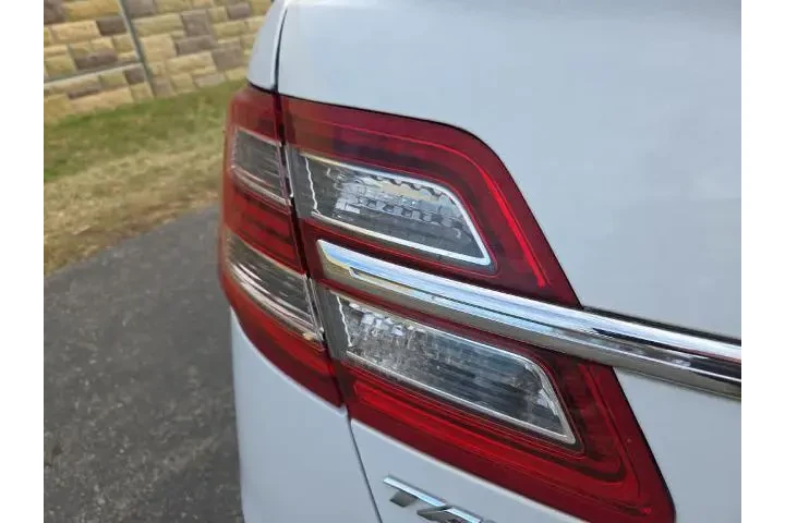 $4376 : Ford Taurus 2015 SE 4dr Seda image 10