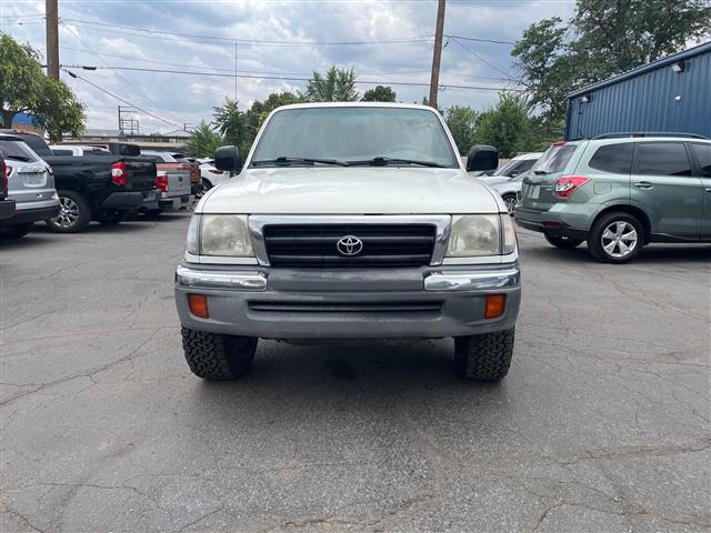 $8998 : 2000 Tacoma SR5 V6, SUPER CLE image 4