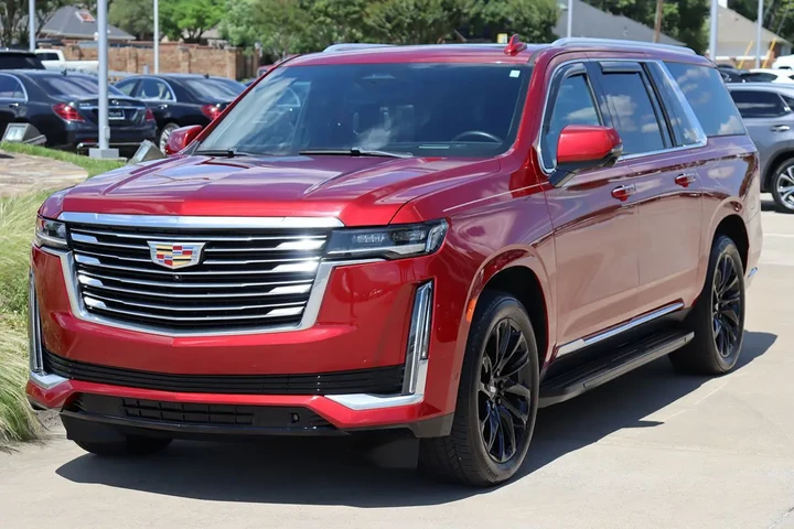 $64545 : 2021 Escalade ESV Premium Lux image 5