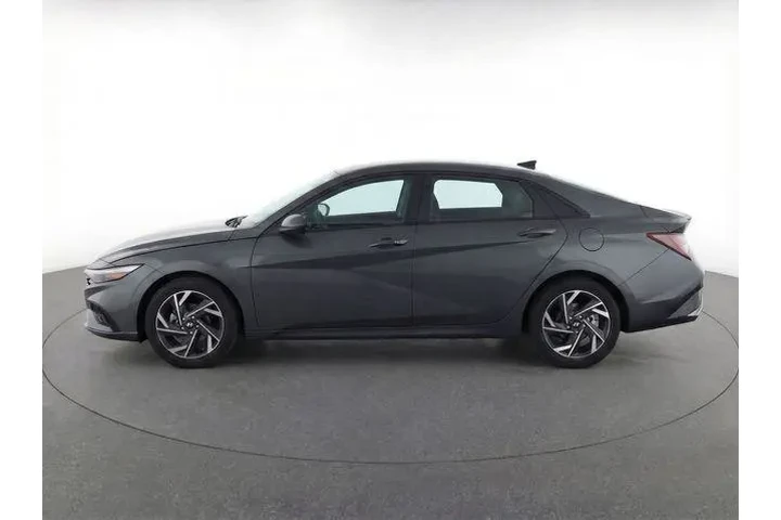 $18211 : Hyundai ELANTRA 2025 SEL Spo image 6