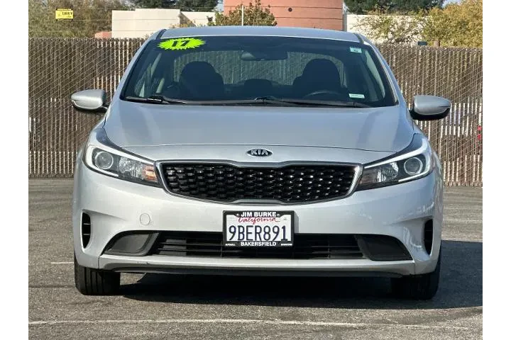 $11990 : Kia Forte 2017 LX 4dr Sedan image 8