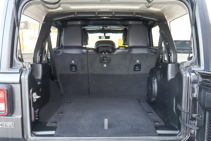 $29988 : 2020 Wrangler Unlimited Sahar image 9