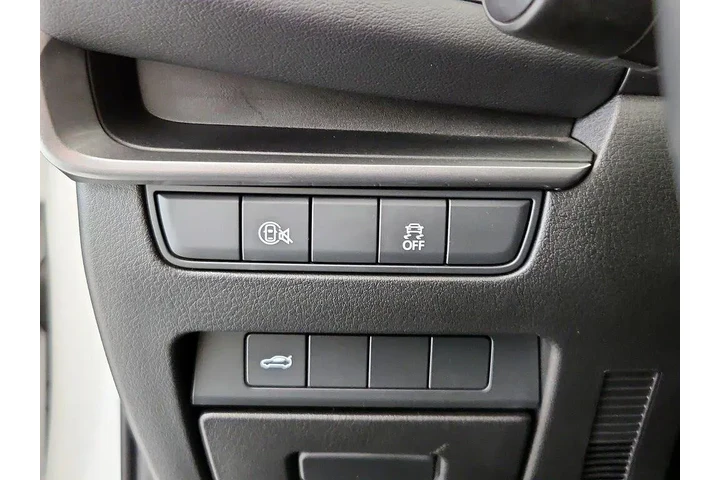 $23998 : Mazda Mazda3 Sedan 2024 2.5 image 7