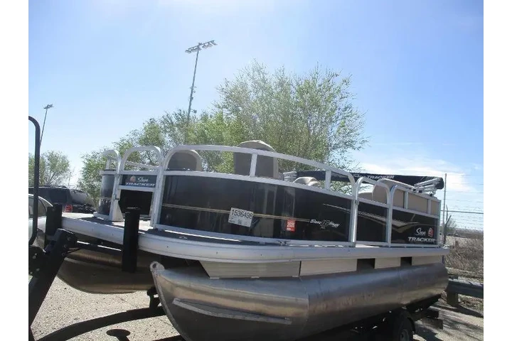 2021 Sun Tracker Bass Buggy XL image 8