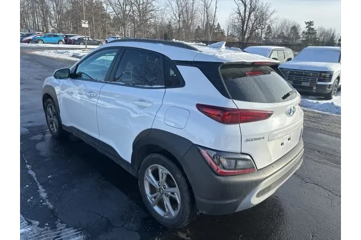 $20933 : Hyundai KONA 2023 AWD SEL 4d image 9