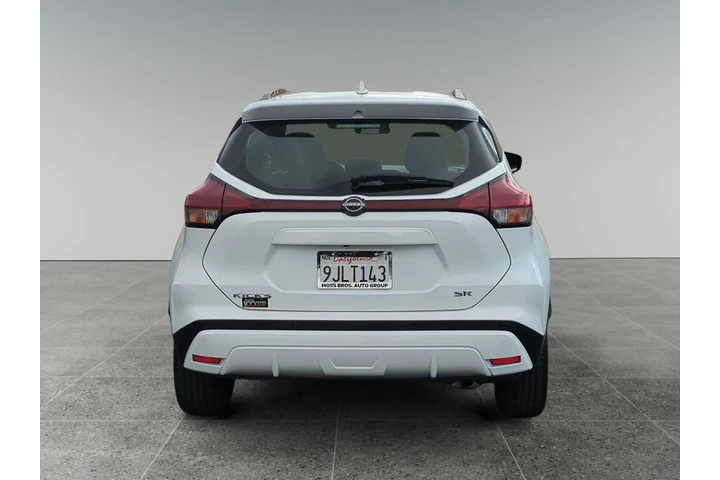 Nissan Kicks 2024 SR 4dr Cro image 4