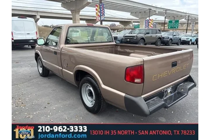 $13995 : Chevrolet S-10 1996 2dr LS S image 5