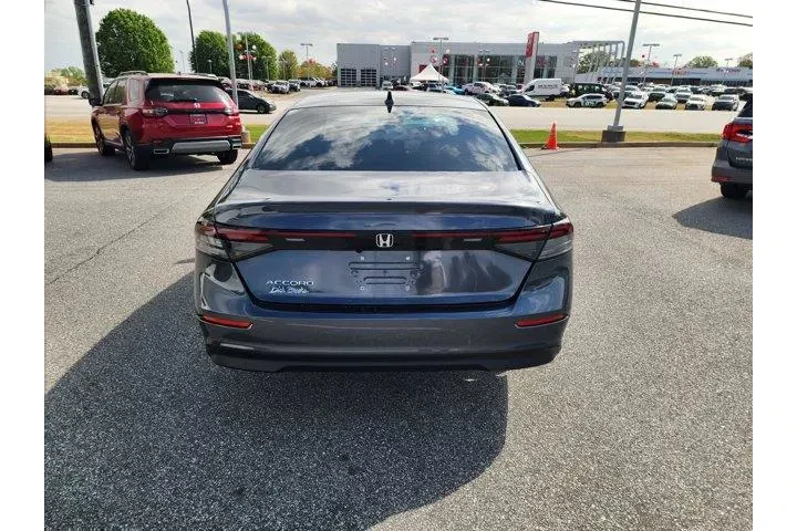 $25441 : Honda Accord 2023 EX 4dr Sed image 4