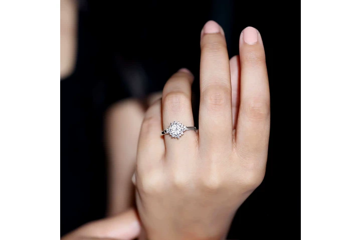 $539 : Lab Grown Halo Diamond image 3