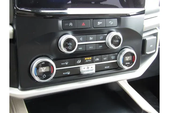 $32688 : Ford Expedition 2024 4x4 XLT image 10