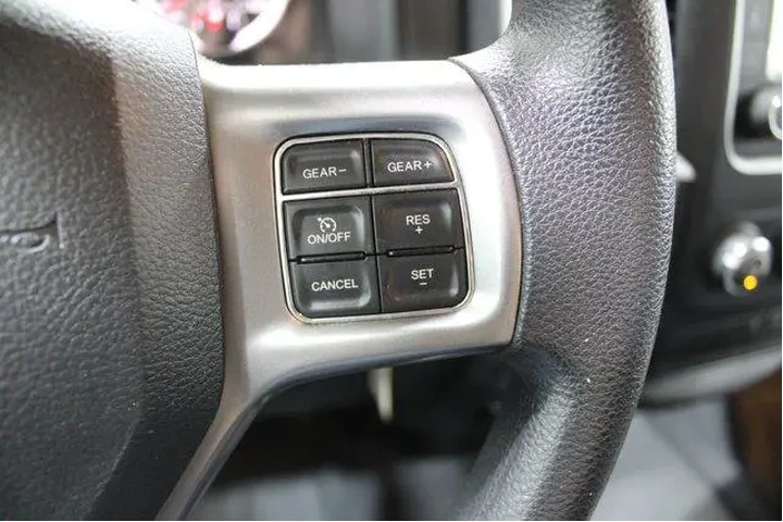 $27909 : Ram 1500 Classic 2021 4x4 SL image 10