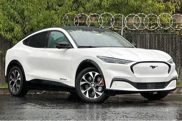 $24937 : Ford Mustang Mach-E 2023 Pre image 2