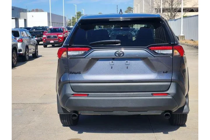$27616 : Toyota RAV4 2025 LE 4dr SUV image 6