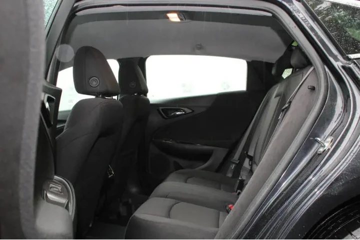 2023 Malibu LT image 5