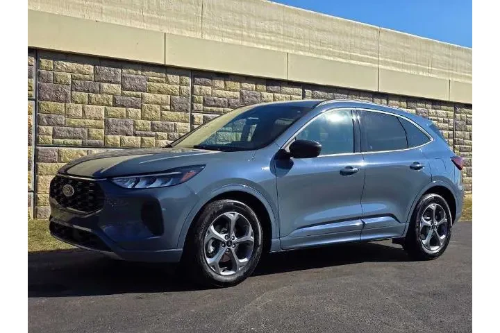 $21624 : Ford Escape 2023 ST-Line 4dr image 6