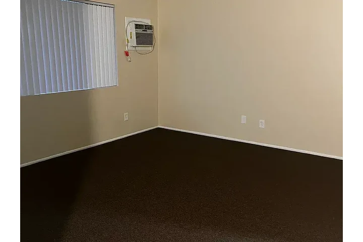 $1150 : apartment for rent image 1