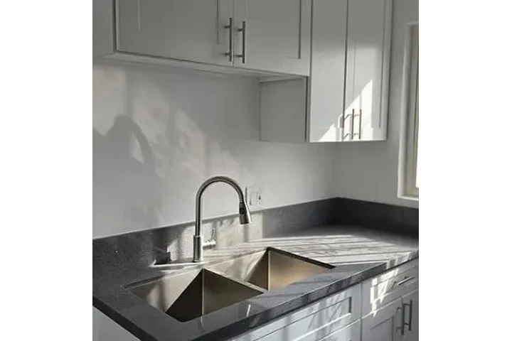 APTO. EN 1028 N. ARDMORE AVE. image 4