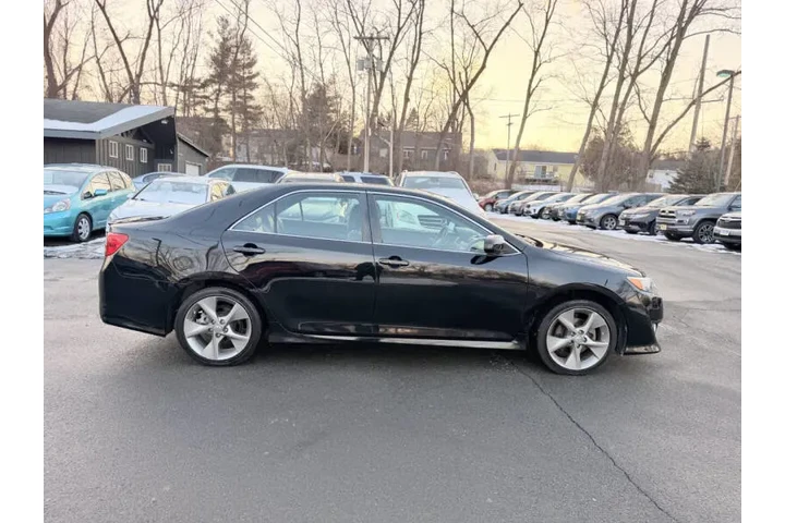 $11995 : 2014 Camry SE image 8