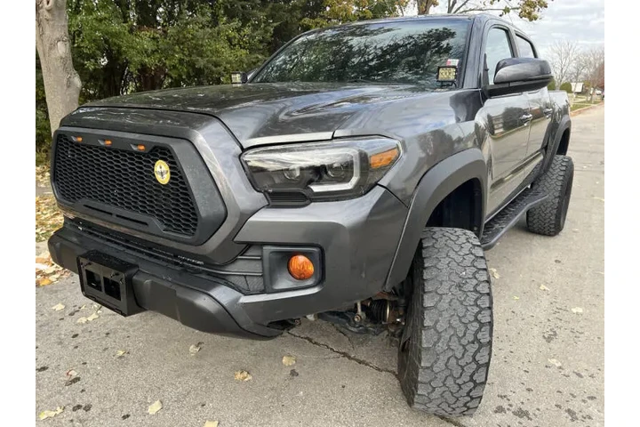$28997 : 2017 Tacoma TRD Off-Road image 2