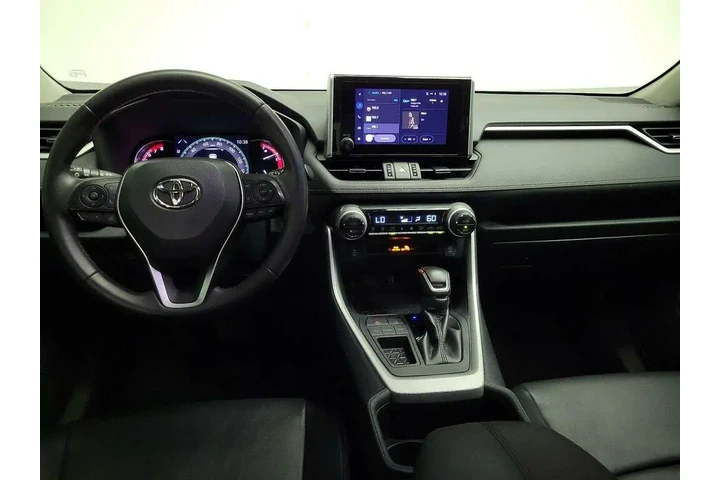 $26998 : Toyota RAV4 2023 XLE Premium image 9