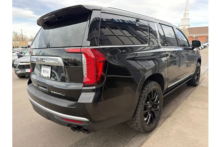 $48995 : 2022 GMC Yukon XL 4WD Denali image 3