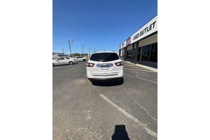 2016 Traverse LT image 5
