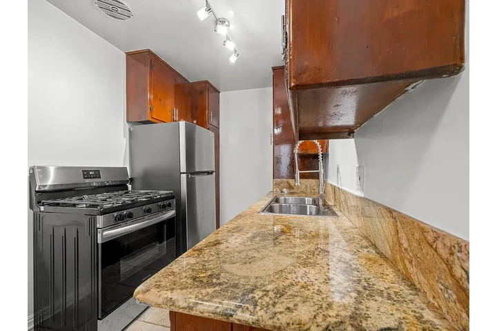 $1100 : Apartamento 1H/1B ¡Impecable! image 1