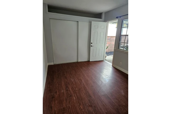 $1275 : ESTUDIO DE RENTA image 2