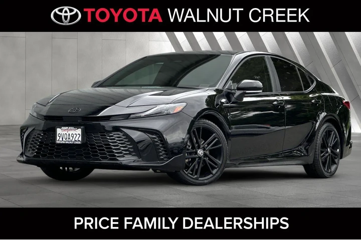 $33000 : Toyota Camry 2026 Nightshade image 1