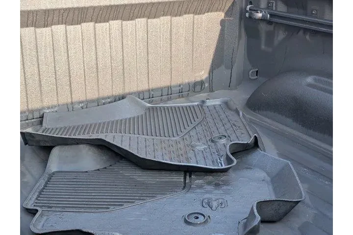 $30999 : Ram 1500 2019 4x4 Laramie 4d image 9