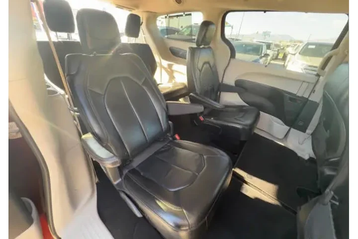 $10900 : 2018 Pacifica Touring L image 3