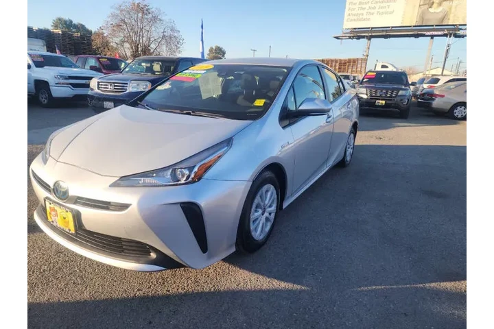 $16999 : 2019 Prius L Eco image 4