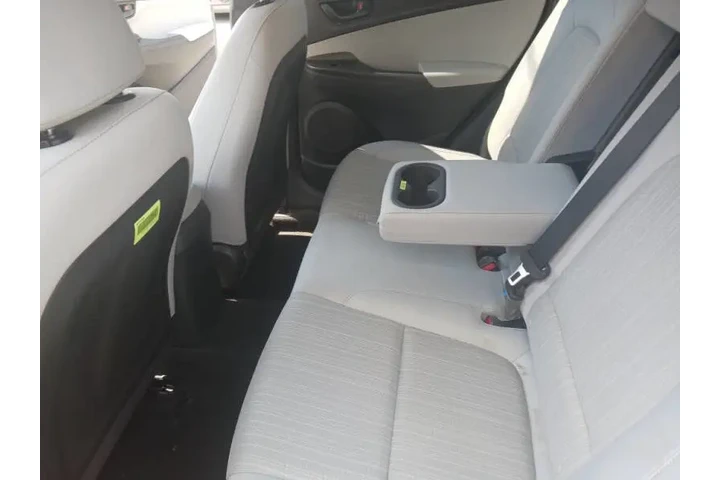 $17500 : 2022 Kona SEL image 4