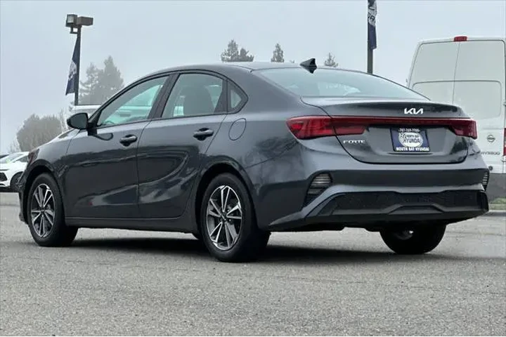 $15990 : Kia Forte 2023 LXS 4dr Sedan image 6