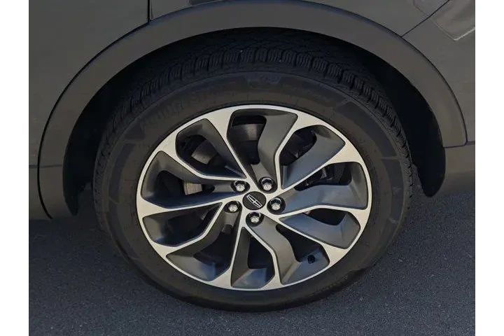 $29995 : Lincoln Nautilus 2021 AWD Re image 7