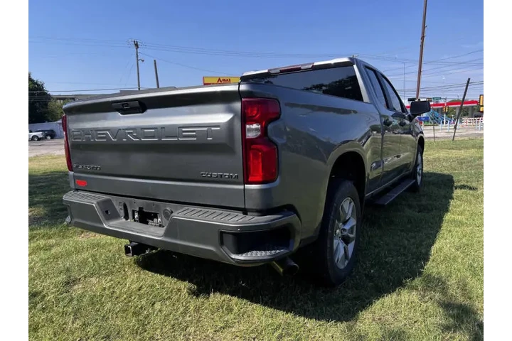 $25495 : 2020 Silverado 1500 Custom image 6
