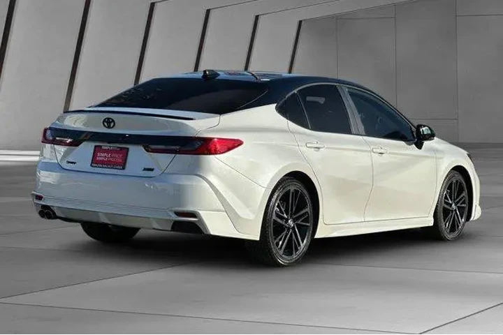 $30500 : Toyota Camry 2025 XSE 4dr Se image 4