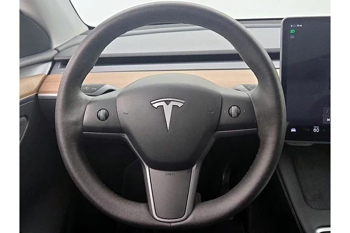 $33998 : Tesla Model Y 2023 AWD Long image 10