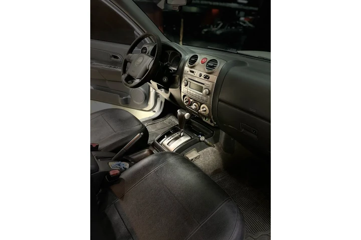 $14000 : Venta Chevrolet luv 2011 image 4