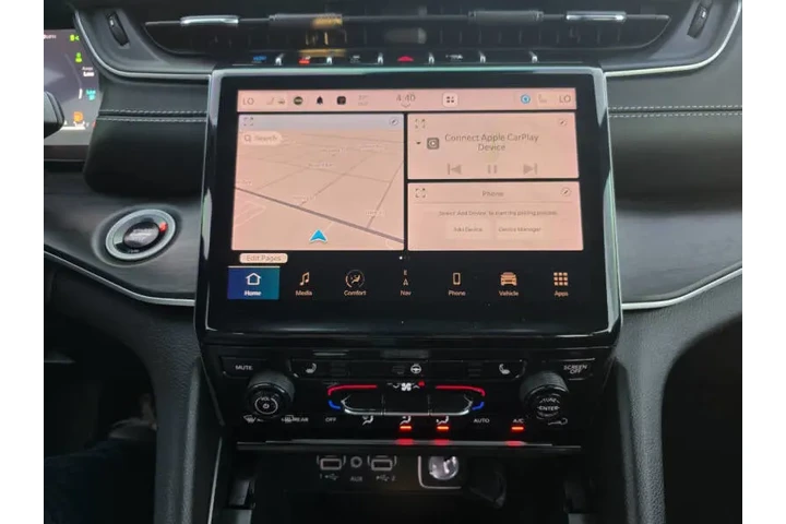 $33000 : 2024 Grand Cherokee 4xe image 8