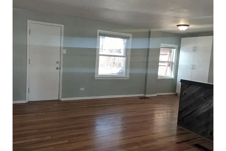 $2200 : Esta acogedora casa de dos dor image 1