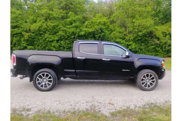 $18497 : 2017 GMC Canyon Denali image 9
