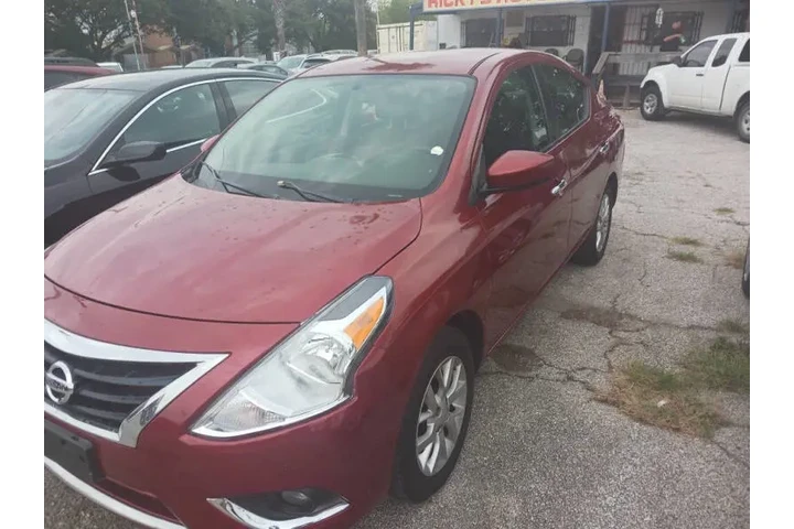 $8200 : 2018 Versa SV image 4
