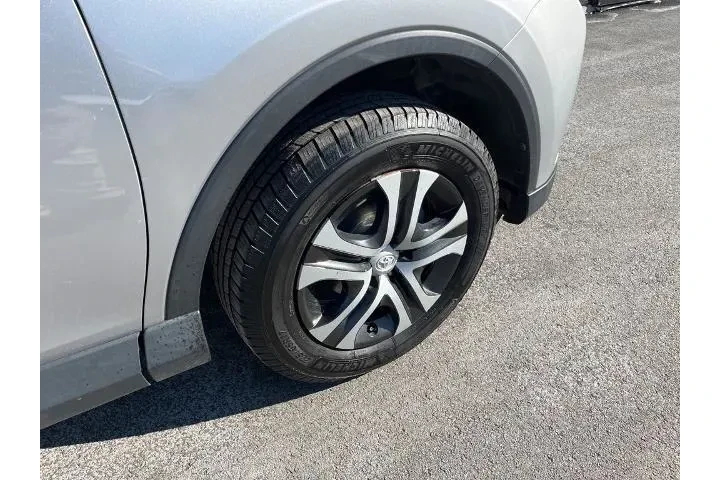 $14995 : Toyota RAV4 2016 AWD LE 4dr image 6