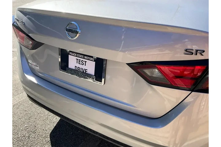 $11486 : Nissan Altima 2019 2.5 SR 4d image 10