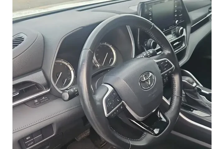 $33000 : Toyota Highlander 2022 AWD X image 2