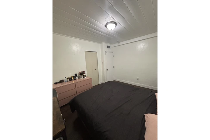 $2800 : Se renta casa en buena zona image 8