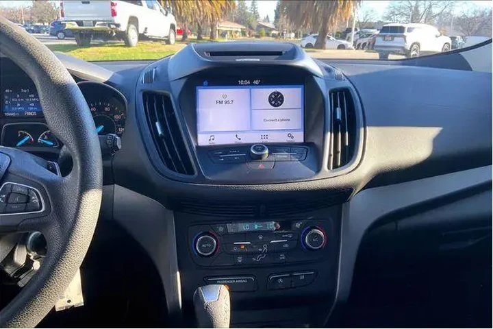 $8985 : Ford Escape 2017 SE 4dr SUV image 6